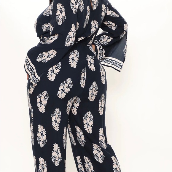 Jumper - Picture 2 of 10